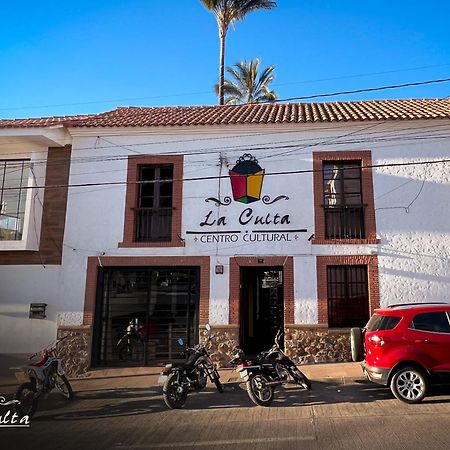 סוקרה La Culta Hostal & Casa Cultural מראה חיצוני תמונה